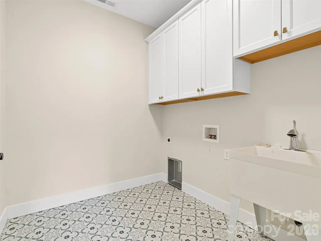 17 Ashe Park Circle Asheville NC 28806