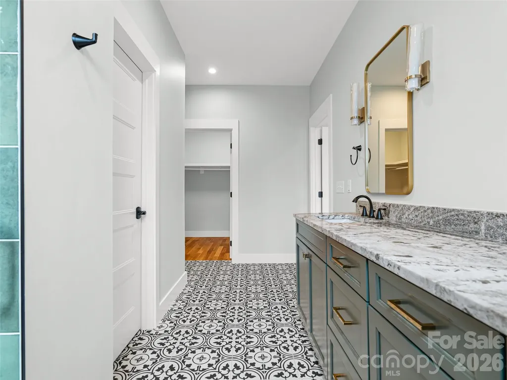 17 Ashe Park Circle Asheville NC 28806