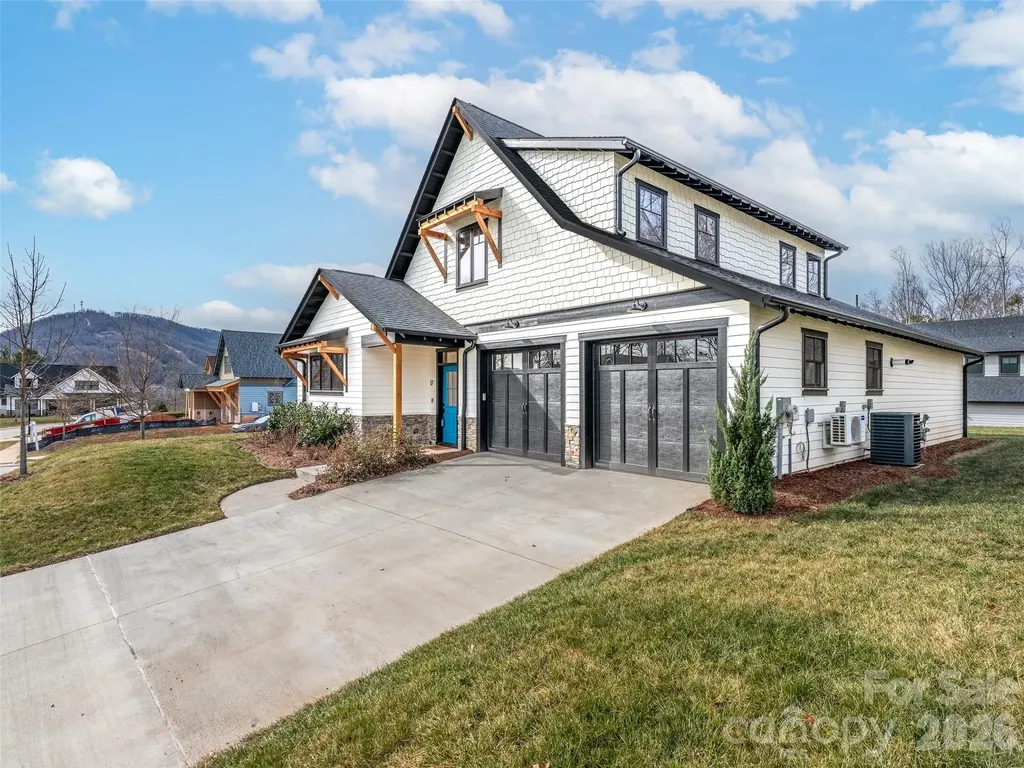 17 Ashe Park Circle Asheville NC 28806