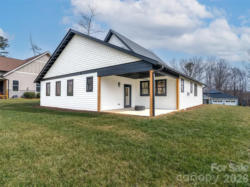 17 Ashe Park Circle Asheville NC 28806