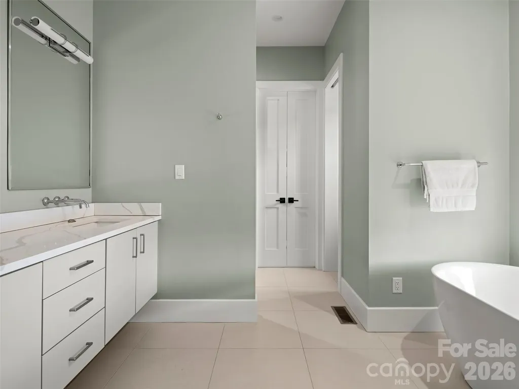 206 Kelmscott Lane Asheville NC 28803