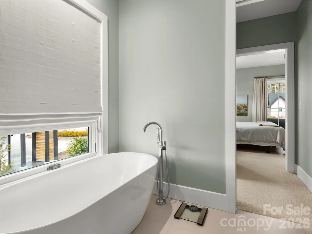 206 Kelmscott Lane Asheville NC 28803