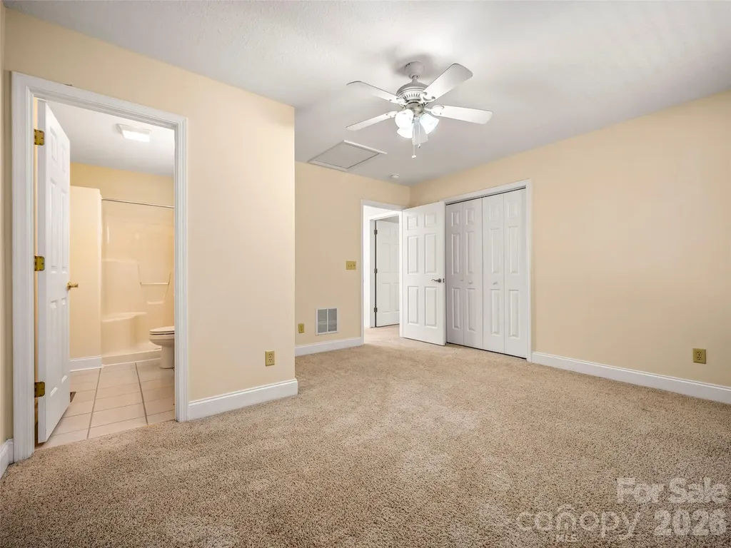 21 Holiday Drive Arden NC 28704