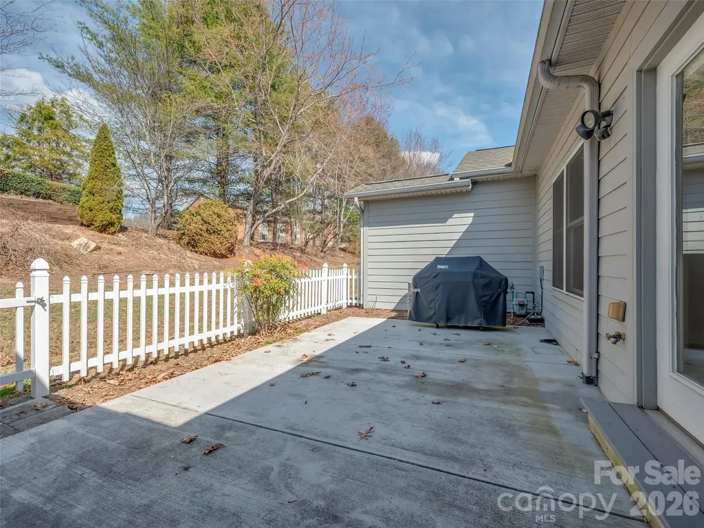 21 Holiday Drive Arden NC 28704