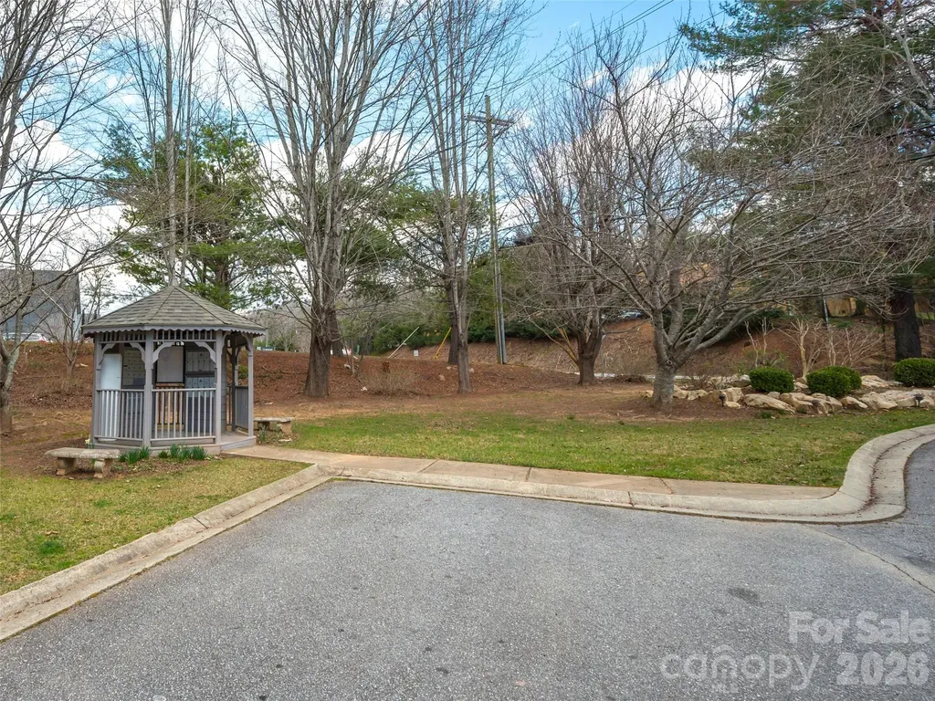 21 Holiday Drive Arden NC 28704