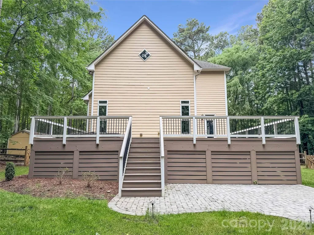 405 Isle Of Pines Road Mooresville NC 28117