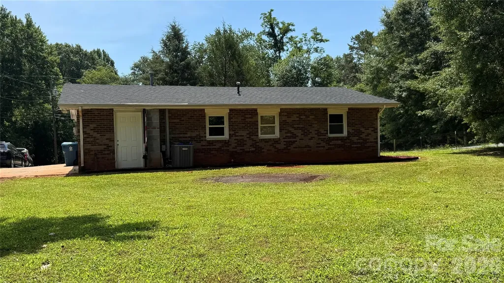 143 Mountain View Street Forest City NC 28043