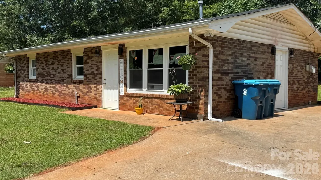 143 Mountain View Street Forest City NC 28043