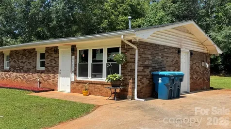 143 Mountain View Street Forest City NC 28043