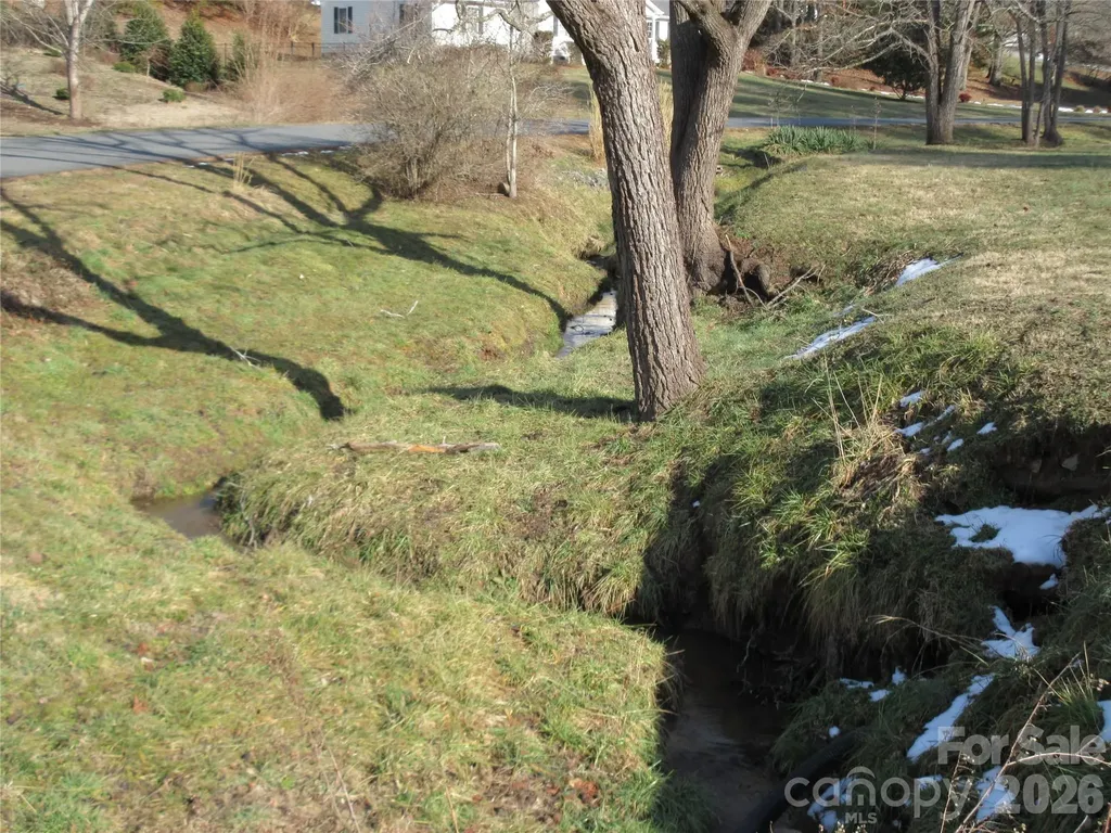 618 Brook Knoll Circle Weaverville NC 28787