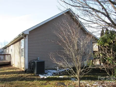 618 Brook Knoll Circle Weaverville NC 28787