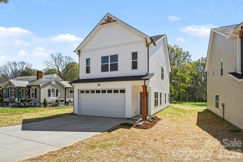 560 W Wilson Avenue Mooresville NC 28115
