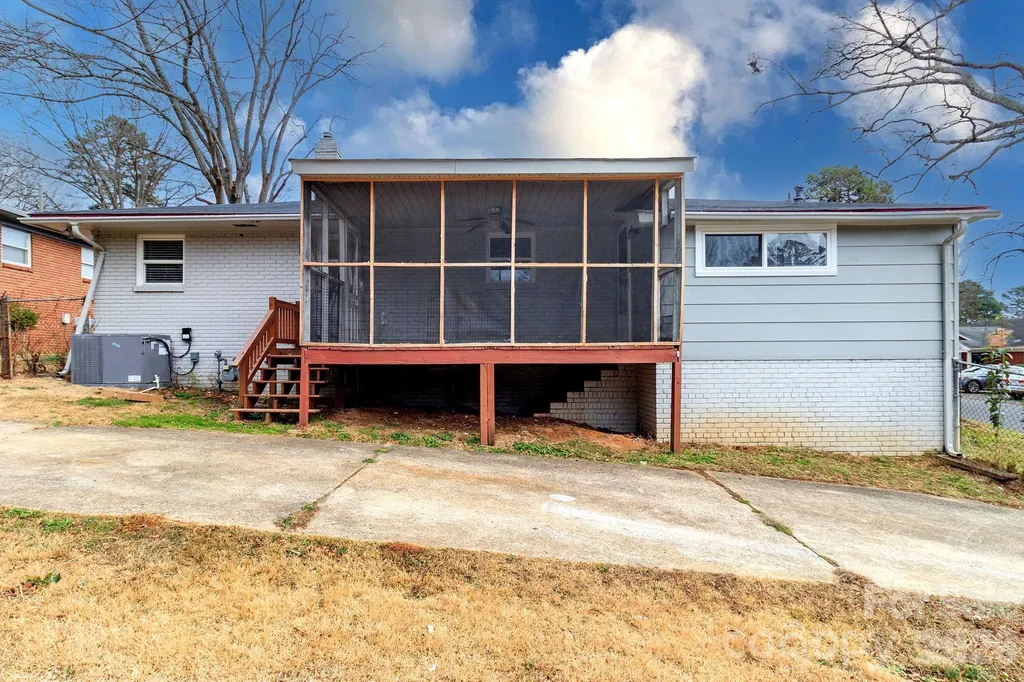 1701 Irma Street Charlotte NC 28216