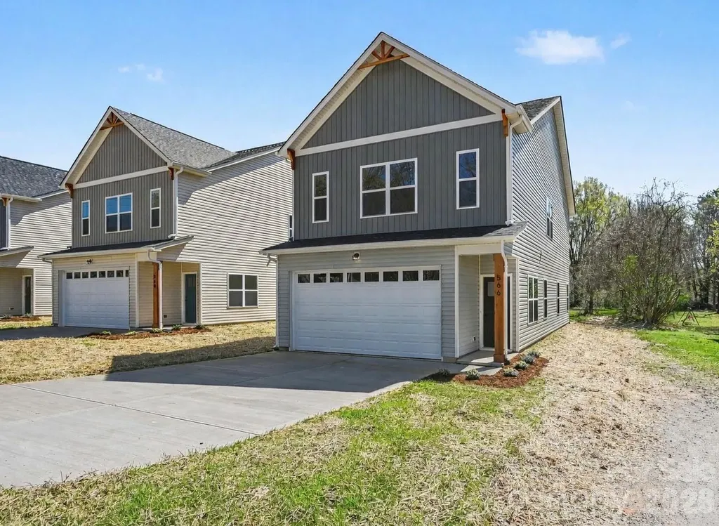 566 W Wilson Avenue Mooresville NC 28115