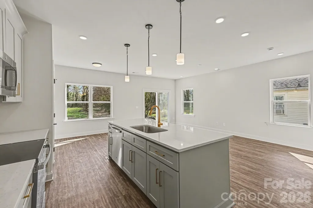 566 W Wilson Avenue Mooresville NC 28115