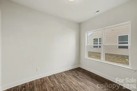 566 W Wilson Avenue Mooresville NC 28115