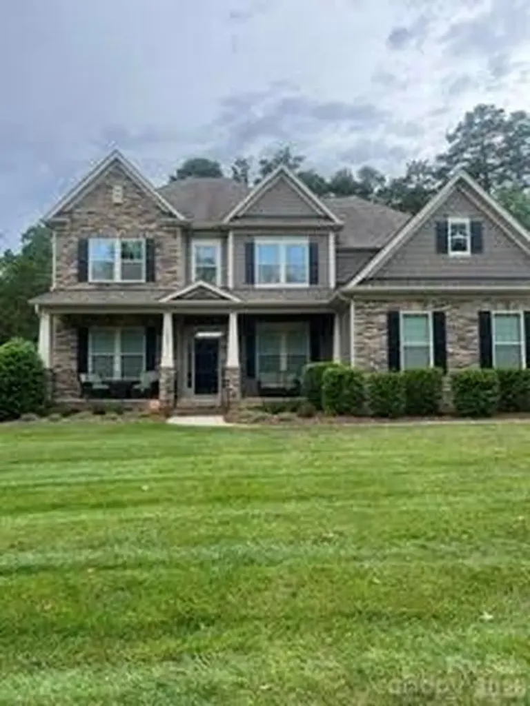 1209 Vickery Drive Matthews NC 28104