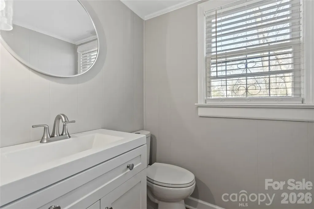 1717 Woodvalley Drive Charlotte NC 28216