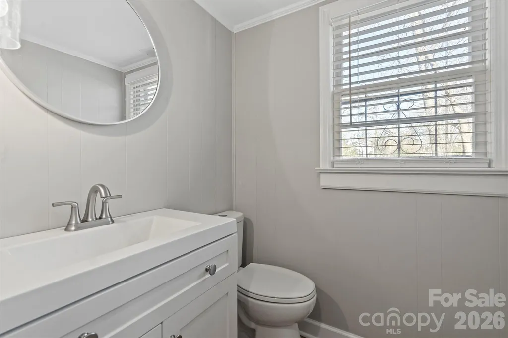 1717 Woodvalley Drive Charlotte NC 28216