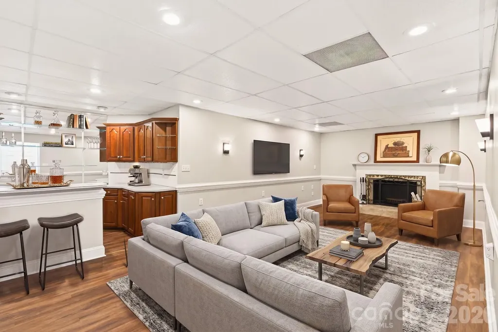 4711 Mountain Point Lane Charlotte NC 28216