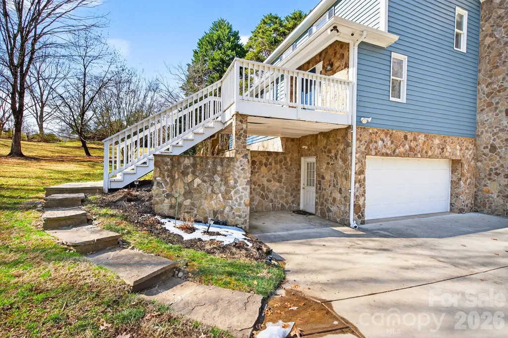 4711 Mountain Point Lane Charlotte NC 28216