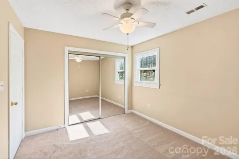 4711 Mountain Point Lane Charlotte NC 28216