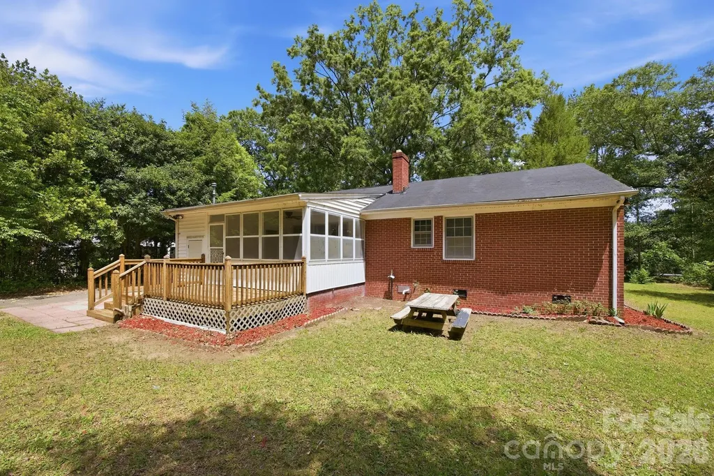 631 Townsend Avenue Gastonia NC 28052