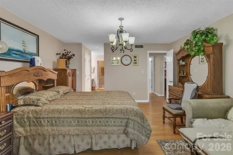 5839 Harris Grove Lane Charlotte NC 28212