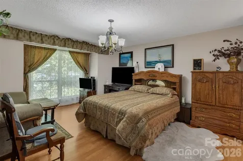 5839 Harris Grove Lane Charlotte NC 28212