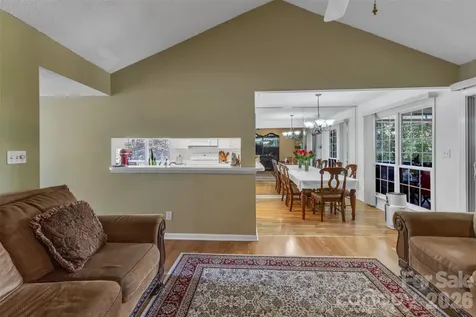5839 Harris Grove Lane Charlotte NC 28212
