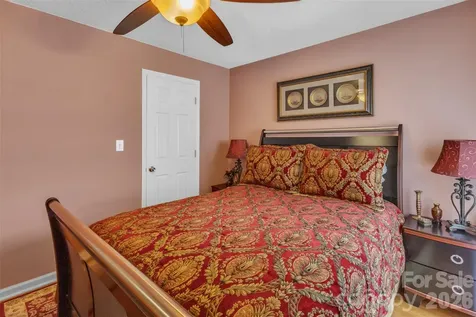 5839 Harris Grove Lane Charlotte NC 28212