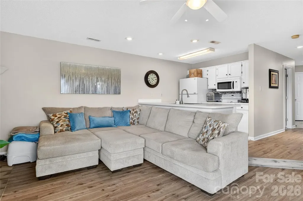 2121 Regatta Lane Denver NC 28037
