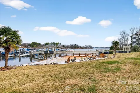 2121 Regatta Lane Denver NC 28037