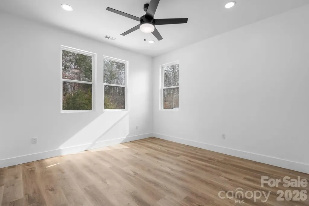 1207 39th Avenue NE Hickory NC 28601