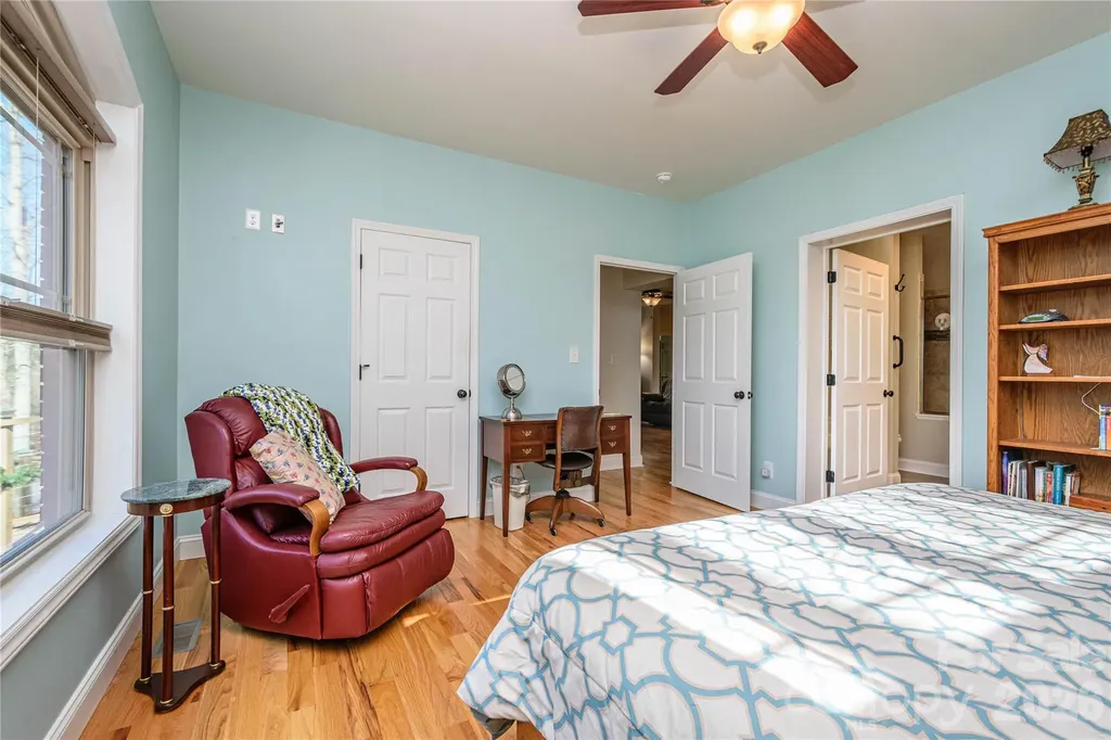 281 Ewbank Road Etowah NC 28729