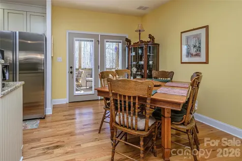 281 Ewbank Road Etowah NC 28729