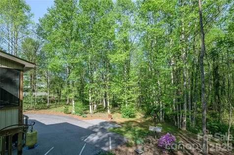 281 Ewbank Road Etowah NC 28729