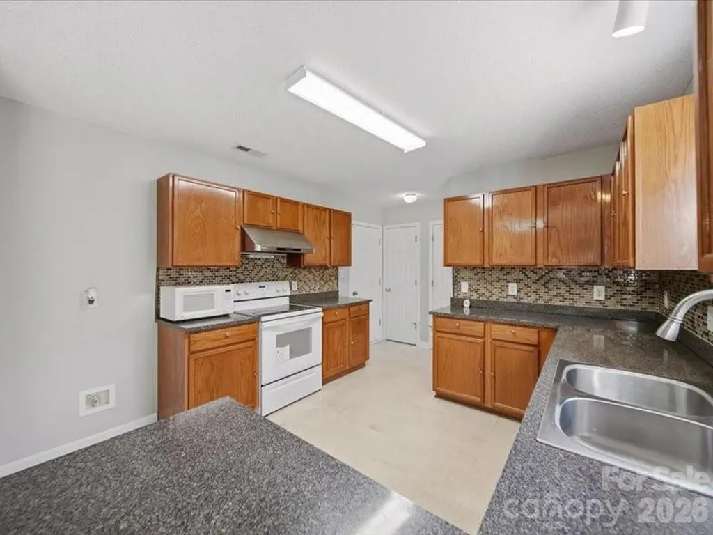 1968 8th Street Lane SE Hickory NC 28602