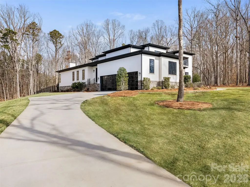 6017 Oxfordshire Road Waxhaw NC 28173