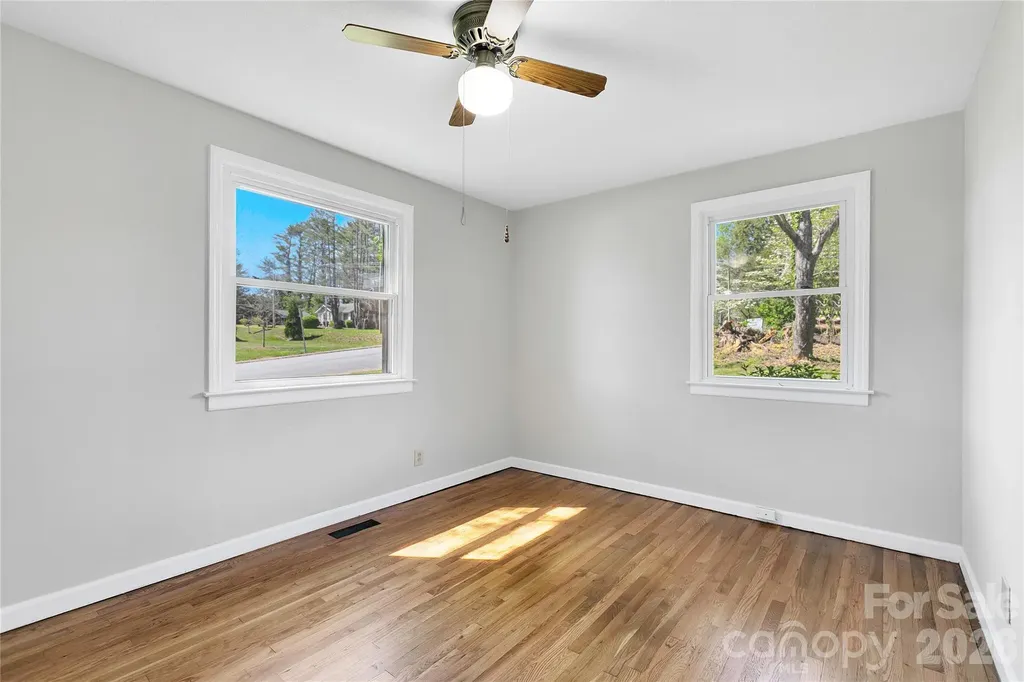 19 Trowbridge Lane Brevard NC 28712