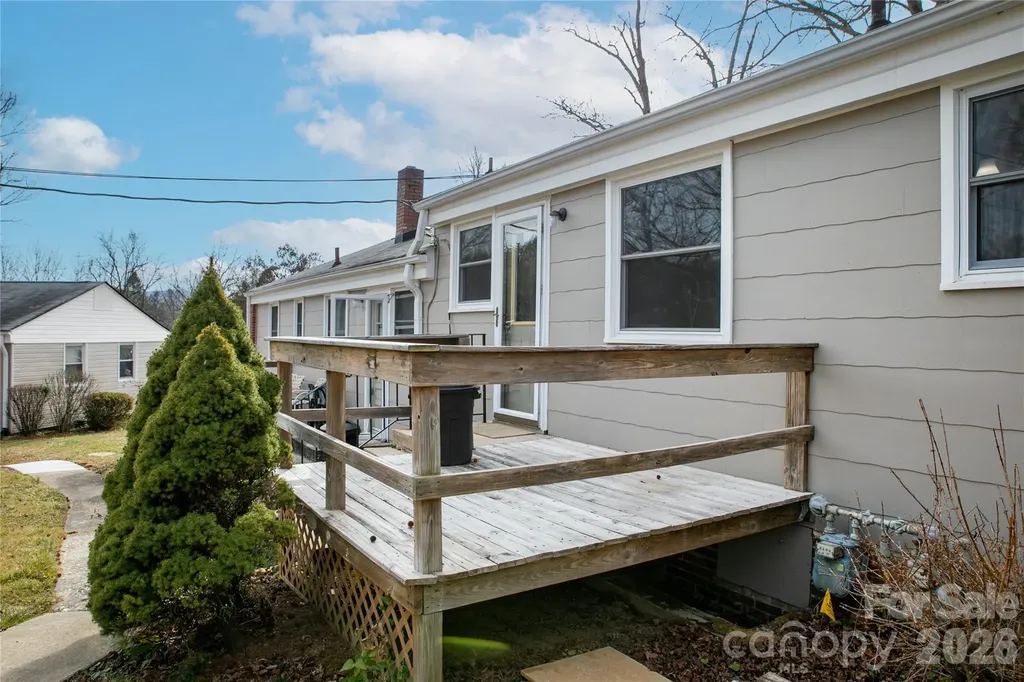 19 Trowbridge Lane Brevard NC 28712