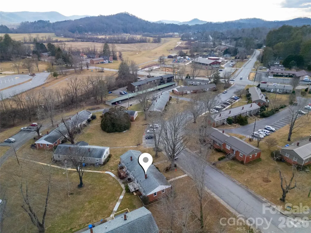 19 Trowbridge Lane Brevard NC 28712