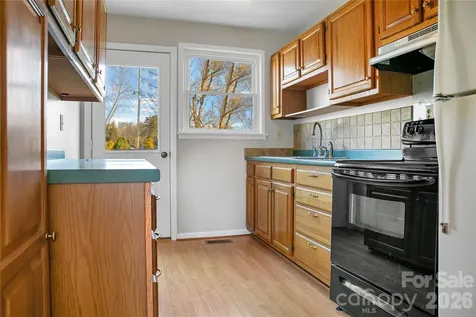 19 Trowbridge Lane Brevard NC 28712
