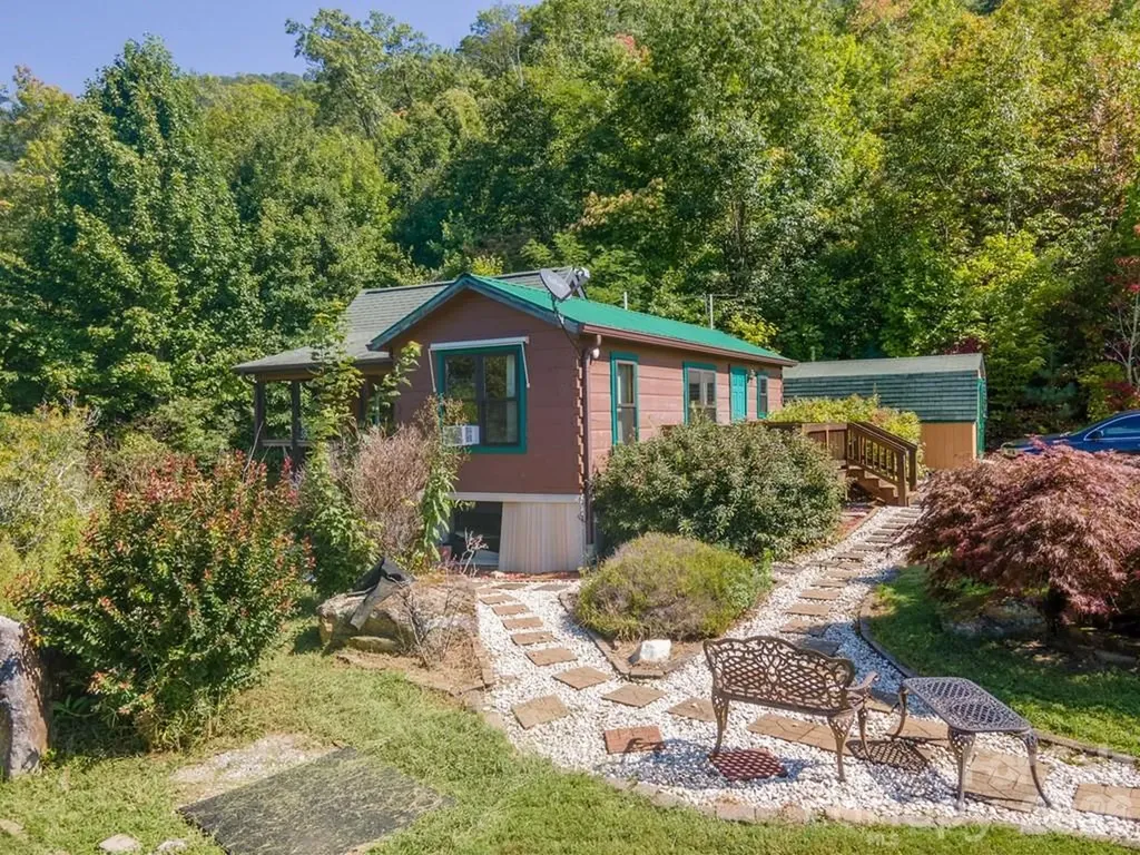 37 Jones Knob Road Franklin NC 28734