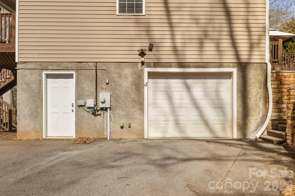 4 Carter Hill Drive Leicester NC 28748