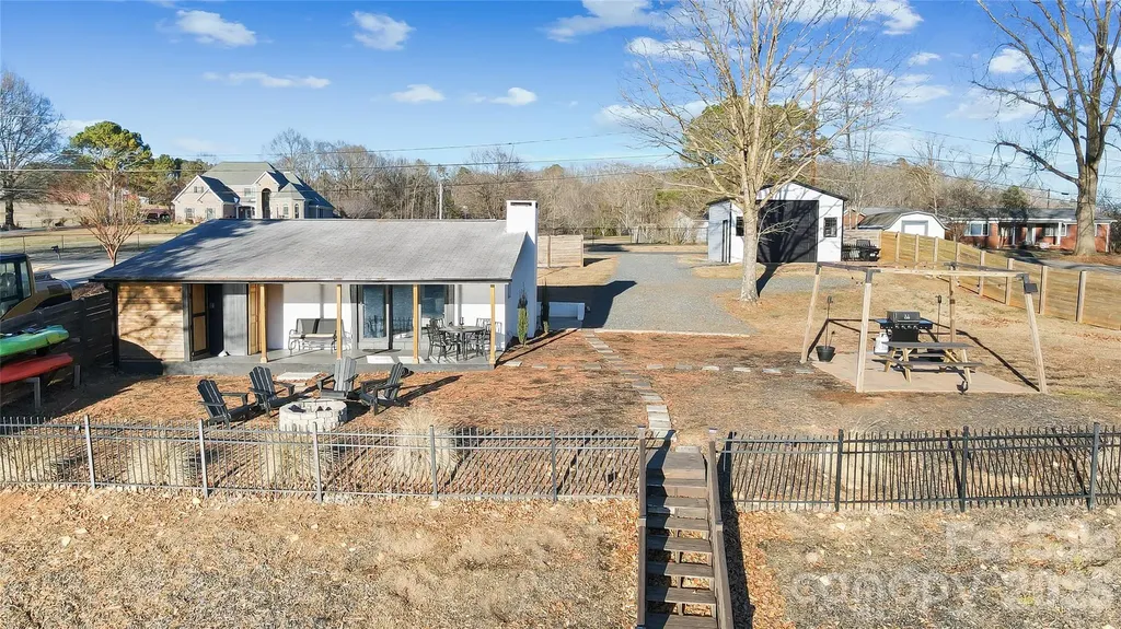 22246 Oakwood Road Albemarle NC 28001