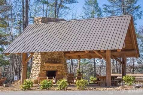 1061 Harborside Drive Nebo NC 28761