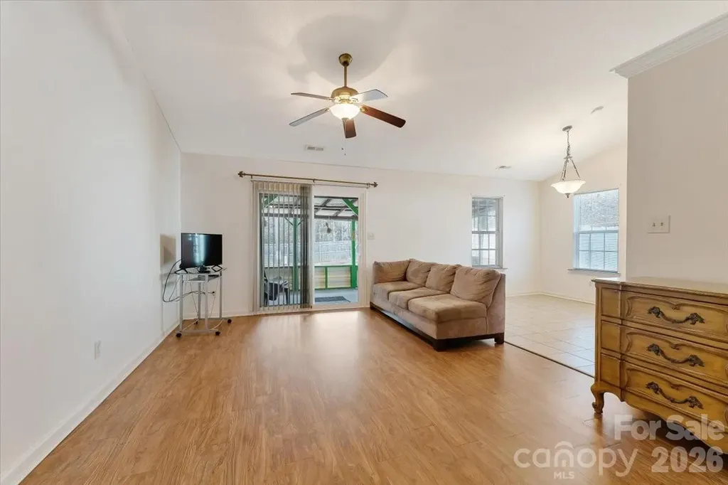 1914 Sloan Drive Charlotte NC 28208