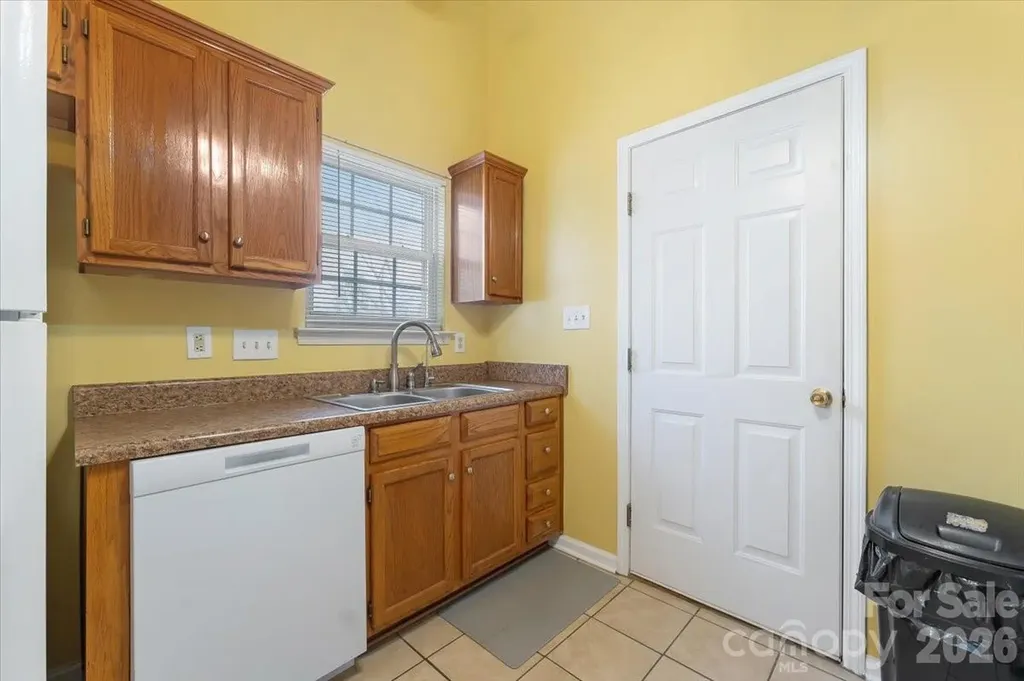 1914 Sloan Drive Charlotte NC 28208