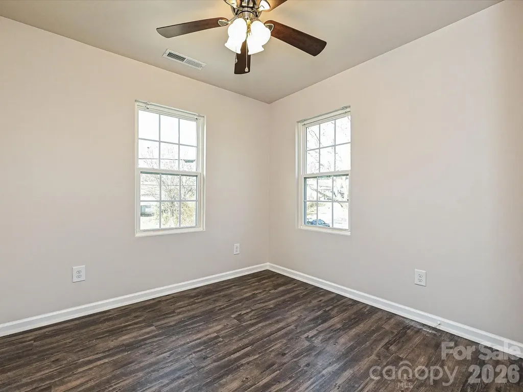362 E Mills Avenue Mooresville NC 28115
